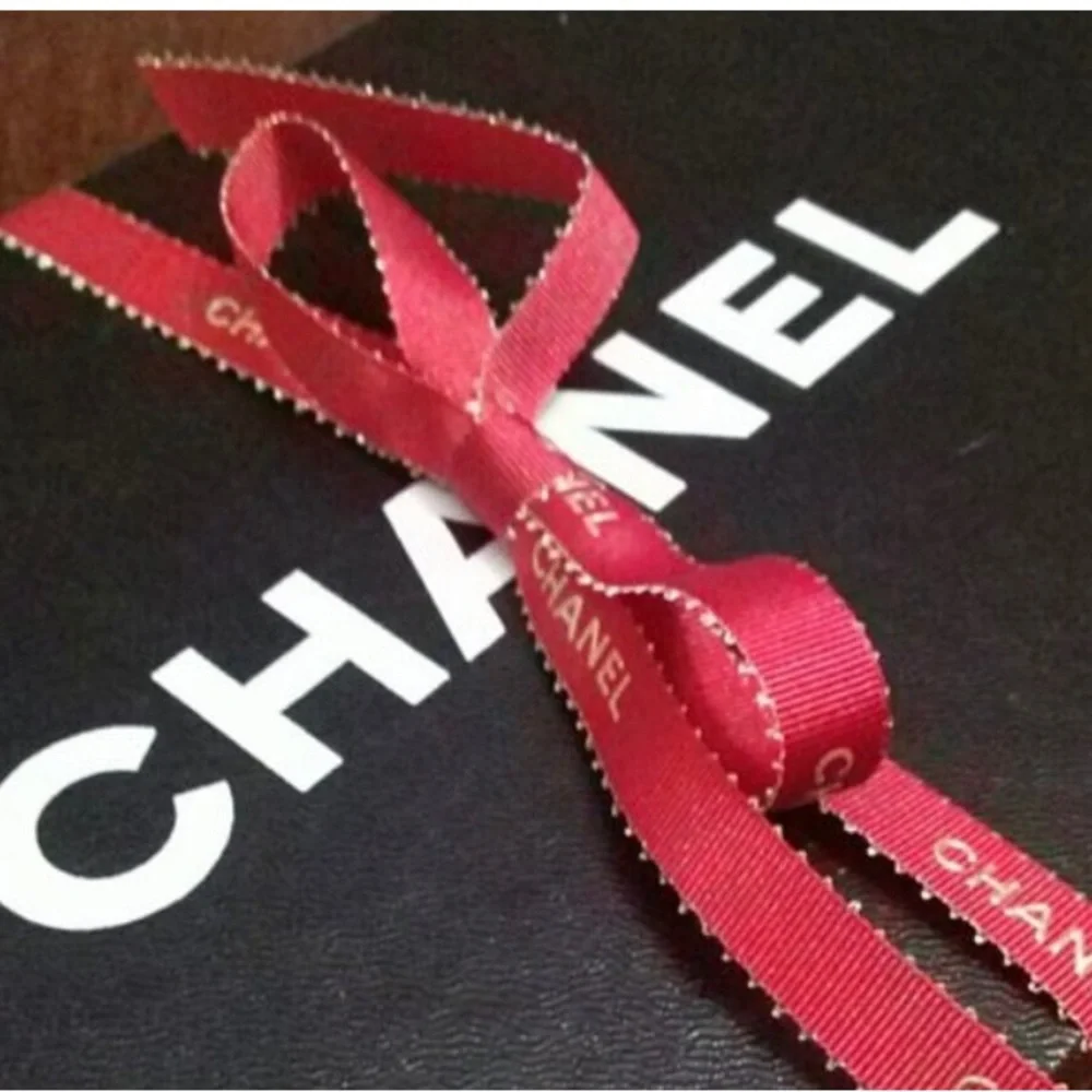 Authentic Chanel Classic Red Silk Ribbon appr. 72 Inches/2 Yds Valentine’s Day - Picture 3 of 10
